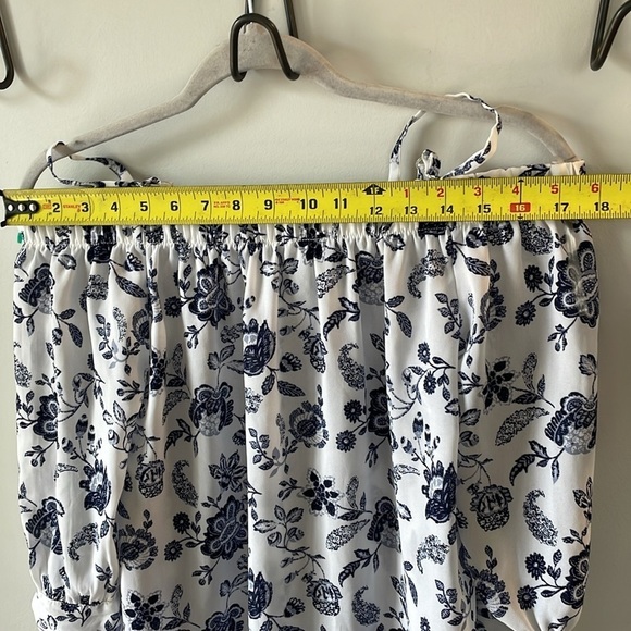 Fortune & Ivy, navy and white floral print off-shoulder (with straps) blouse, Sm - Picture 6 of 6